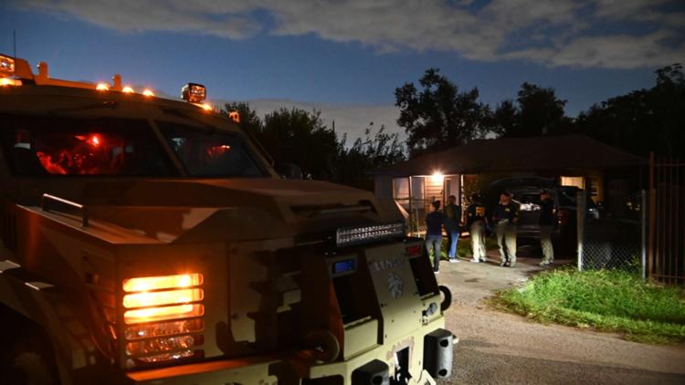 FBI, SWAT conducting operations at multiple Houston-area locations — KHOU 11 (Houston), Conroe Sports news